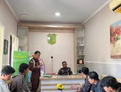 DANA PEN DIDUGA DIRAMPOK ; PJ SULTRA DAN MAHASISWA NYATAKAN PERANG TERBUKA TERHADAP KEJAHATAN ANGGARAN DI KOTA KENDARI