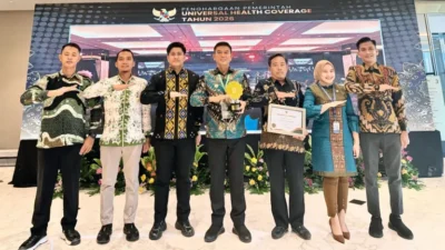 Layanan kesehatan baik, bupati Konawe Selatan Irham kalenggo diganjar Awards UHC