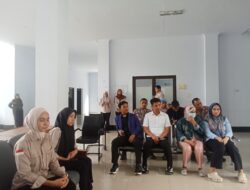 KONSORSIUM AKTIVIS SULAWESI TENGGARA GELAR AKSI DEMONSTRASI DI BGN SULTRA DAN KEJATI SULTRA: DESAK PENUTUPAN SPPG KENDARI CADDI 3 KARENA DIDUGA KUAT TERJADI BERBAGAI PELANGGARAN.