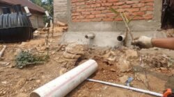 Proyek Sanitasi Nyaris Rp1 Miliar di Desa Lamolori Disorot, Material Tak Sesuai SNI dan Sarat Kejanggalan