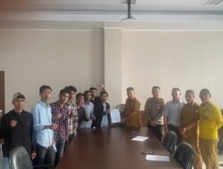 Aliansi Manifesto Mahasiswa Gelar Aksi di Dikbud Sultra, Desak Usut Dugaan Pungli dan Jual Beli Kursi Siswa di SMAN 2 Kendari